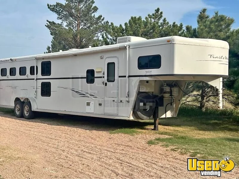 2007 4-horse Lq Trailers 4-horse Lq Trailer Nebraska for Sale