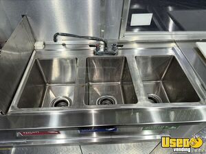 2007 All-purpose Food Truck All-purpose Food Truck Diamond Plated Aluminum Flooring Florida Diesel Engine for Sale