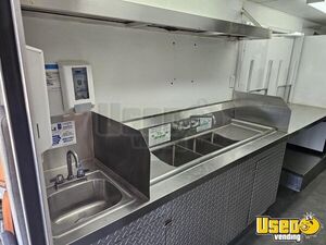 2007 All-purpose Food Truck All-purpose Food Truck Hand-washing Sink Idaho Diesel Engine for Sale
