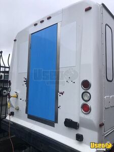 2007 C-5500 Kitchen Food Truck All-purpose Food Truck Cabinets California Gas Engine for Sale