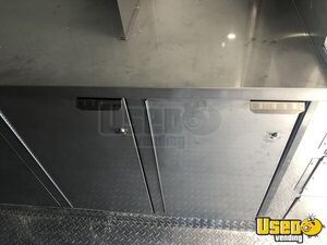 2007 C-5500 Kitchen Food Truck All-purpose Food Truck Fire Extinguisher California Gas Engine for Sale