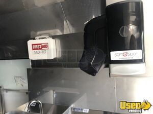 2007 C-5500 Kitchen Food Truck All-purpose Food Truck Hot Water Heater California Gas Engine for Sale