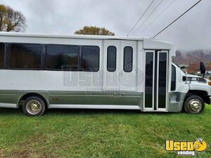 2007 Chevrolet C5500 Diesel Shuttle Bus with Wheelchair Lift for Sale in North Carolina!