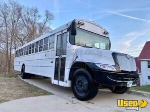 2007 Ce300 Empty Bus For Mobile Business School Bus Exterior Lighting Iowa Diesel Engine for Sale
