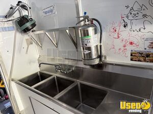 2007 Chassis All-purpose Food Truck Diamond Plated Aluminum Flooring Arizona Diesel Engine for Sale