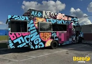 2007 31' Freightliner Food Truck w/ Extended Barbecue Grill Stand & 2024 Kitchen for Sale in Florida!!!