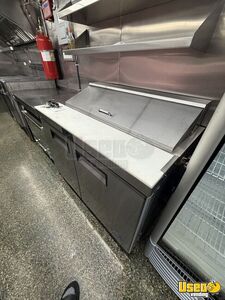 2007 Chassis All-purpose Food Truck Microwave Florida Diesel Engine for Sale