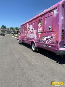 2007 Chevrolet C5500 Mobile Hair & Nail Salon Truck Air Conditioning Ohio Gas Engine for Sale