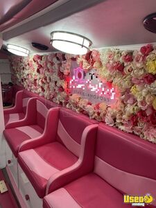 2007 Chevrolet C5500 Mobile Hair & Nail Salon Truck Interior Lighting Ohio Gas Engine for Sale
