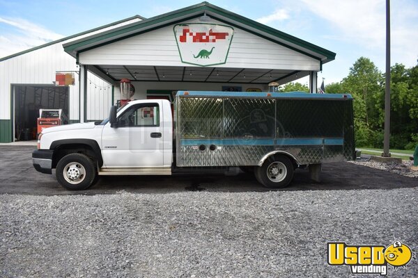 2007 Chevy 3500 Lunch Serving Food Truck Missouri Gas Engine for Sale