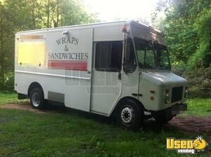 2007 Chevy Workhorse Food Truck / Mobile Kitchen Washington Gas Engine for Sale