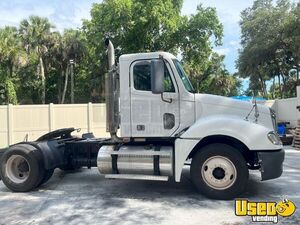 2007 Columbia Freightliner Semi Truck 2 Florida for Sale