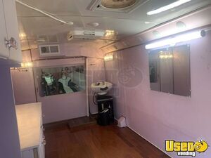 2007 E-350 Mobile Salon Truck Mobile Hair & Nail Salon Truck Backup Camera Illinois Gas Engine for Sale