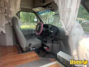 2007 E-350 Mobile Salon Truck Mobile Hair Salon Truck Electrical Outlets Illinois Gas Engine for Sale