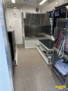 2007 E-350 Pet Care / Veterinary Truck Electrical Outlets California Gas Engine for Sale