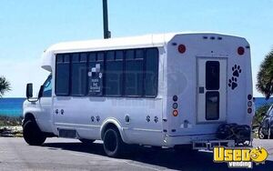 2007 E-450 Pet Grooming Bus Pet Care / Veterinary Truck Florida Gas Engine for Sale