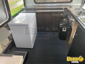 2007 E450 Kitchen Food Truck All-purpose Food Truck Refrigerator British Columbia Diesel Engine for Sale