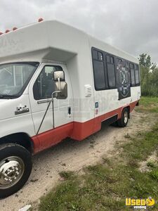 2007 E450 Mobile Hair & Nail Salon Truck Air Conditioning Illinois Gas Engine for Sale