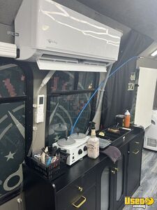 2007 E450 Mobile Hair & Nail Salon Truck Breaker Panel Illinois Gas Engine for Sale