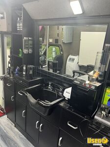2007 E450 Mobile Hair & Nail Salon Truck Exterior Lighting Illinois Gas Engine for Sale