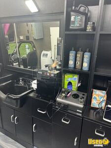 2007 E450 Mobile Hair & Nail Salon Truck Interior Lighting Illinois Gas Engine for Sale