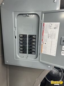 2007 E450 Mobile Hair & Nail Salon Truck Sound System Illinois Gas Engine for Sale
