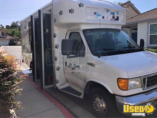 2007 E450 Pet Care / Veterinary Truck California Gas Engine for Sale