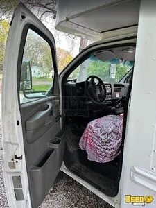 2007 Express Mini Bus 6.0 Other Mobile Business 7 Michigan Gas Engine for Sale