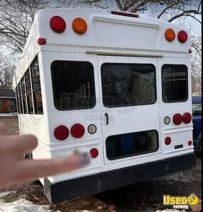 2007 Express Mini Bus 6.0 Other Mobile Business Custom Wheels Michigan Gas Engine for Sale