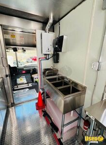2007 Food Truck All-purpose Food Truck Exterior Customer Counter Pennsylvania Diesel Engine for Sale