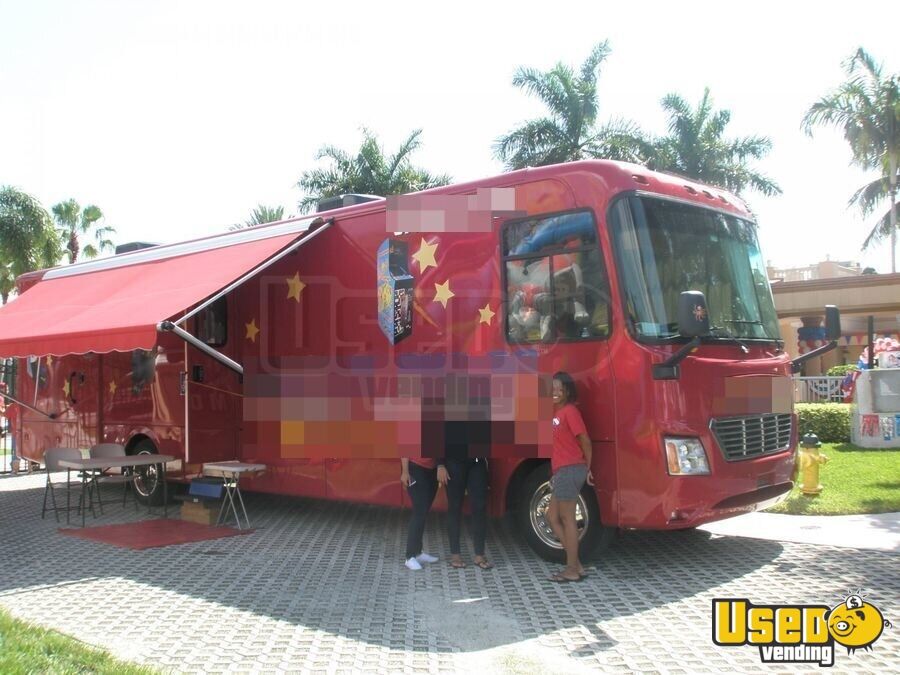 38' Freightliner Gaming Truck | Used Mobile Gaming Truck ...