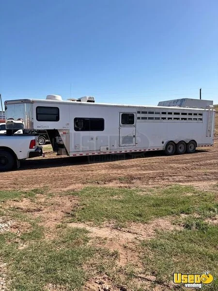 2007 Horse Trailer Stock Trailer With Living Quarters Oklahoma for Sale