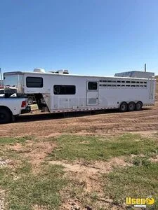 2007 33' Sundowner Open Stock Horse Living Quarters Trailer with Bathroom for Sale in Oklahoma!