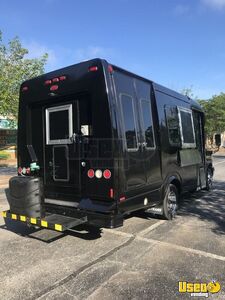 2007 Kitchen Food Truck All-purpose Food Truck Removable Trailer Hitch Florida Gas Engine for Sale