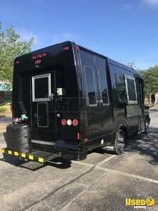 2007 Kitchen Food Truck New Build Food Truck Removable Trailer Hitch Florida Gas Engine for Sale