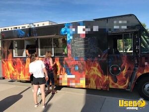 2007 M-line Pizza Food Truck Concession Window Iowa Diesel Engine for Sale