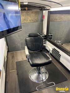 2007 Mobile Barbershop Mobile Hair & Nail Salon Truck Stainless Steel Wall Covers California for Sale