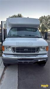 2007 Mobile Dog Grooming Pet Care / Veterinary Truck Backup Camera California Gas Engine for Sale