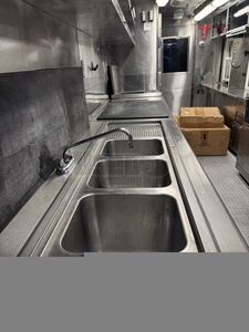2007 Mt-45 All-purpose Food Truck Refrigerator Arizona Diesel Engine for Sale