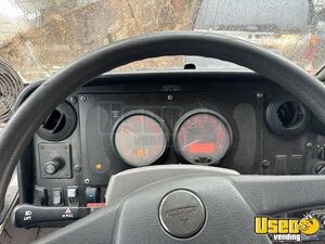 2007 Mt45 All-purpose Food Truck Diamond Plated Aluminum Flooring New York Diesel Engine for Sale