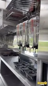 2007 Mt45 All-purpose Food Truck Stainless Steel Wall Covers New Jersey Diesel Engine for Sale