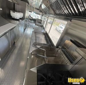 2007 Mt45 All-purpose Food Truck Stainless Steel Wall Covers New York Diesel Engine for Sale