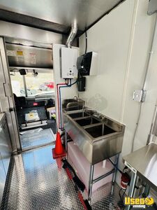2007 Mt45 Kitchen Food Truck All-purpose Food Truck Gray Water Tank Pennsylvania Diesel Engine for Sale