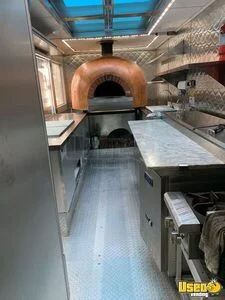 2007 Mt45 Pizza Food Truck Diamond Plated Aluminum Flooring New York Diesel Engine for Sale