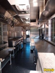 2007 Mt45 Step Van Kitchen Food Truck All-purpose Food Truck Cabinets Texas Diesel Engine for Sale