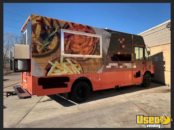 2007 Mt45 Step Van Kitchen Food Truck All-purpose Food Truck Colorado Diesel Engine for Sale