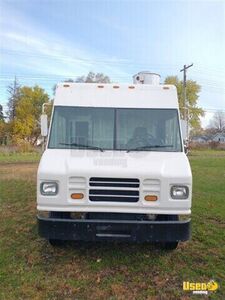 2007 Mt55 Step Van Kitchen Food Truck All-purpose Food Truck Awning Indiana Diesel Engine for Sale