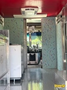 2007 P42 Ice Cream Truck Stainless Steel Wall Covers Florida Gas Engine for Sale