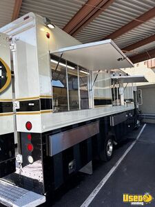 2007 Step Van Kitchen Food Truck All-purpose Food Truck Stainless Steel Wall Covers Arizona Diesel Engine for Sale