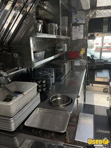 2007 W42 Kitchen Food Truck All-purpose Food Truck Diamond Plated Aluminum Flooring Florida Diesel Engine for Sale